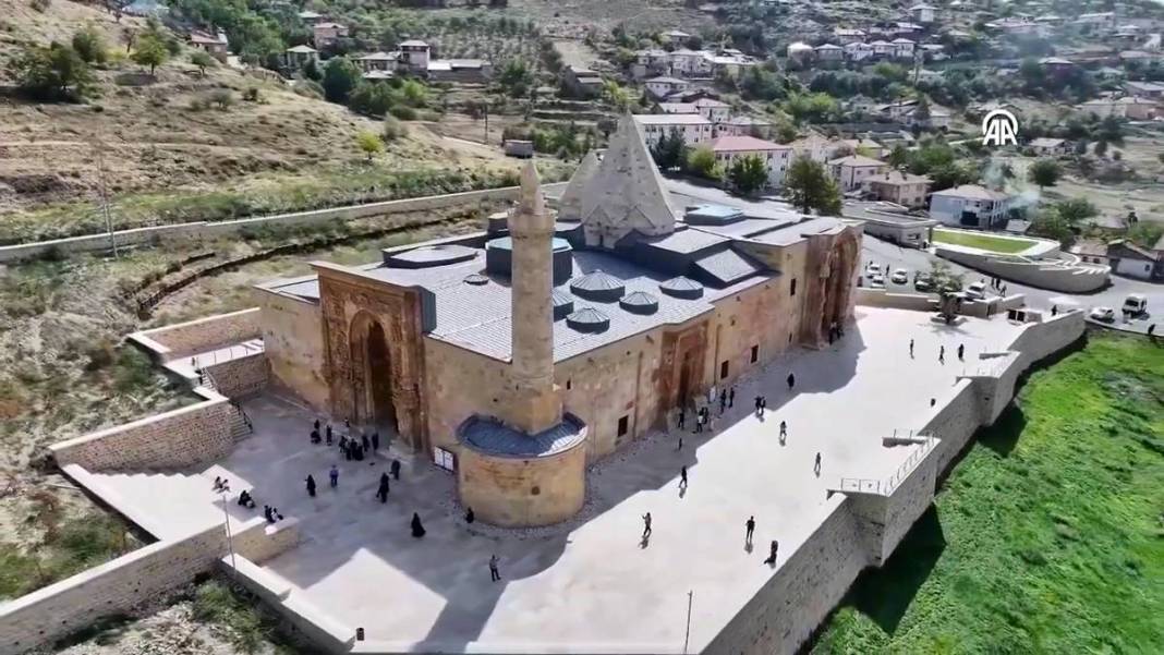 Bir dönemin akıl hastanesiydi: Ziyaretçi akını yaşanıyor! Aynı zamanda ibadethane, 9 yıllık restorasyon sona erdi 1